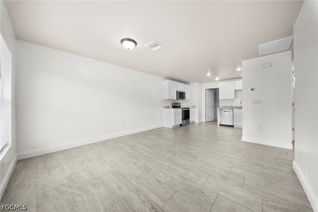 2405 Maple Avenue - Photo 3