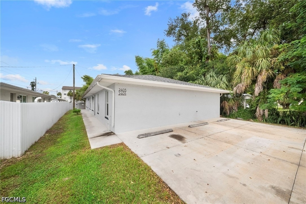 2405 Maple Avenue - Photo 1