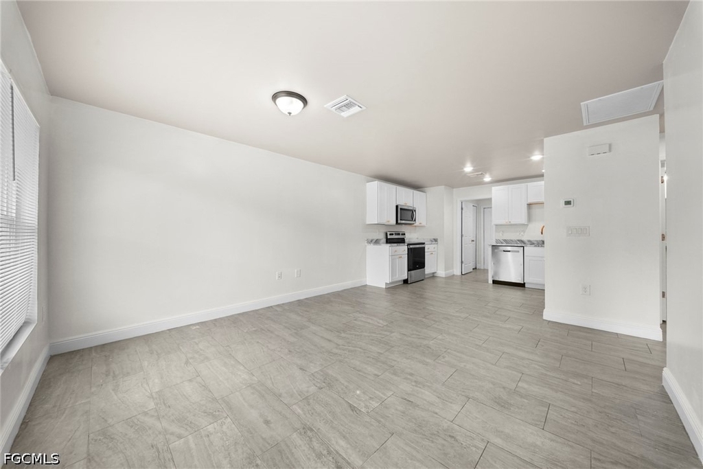2405 Maple Avenue - Photo 4