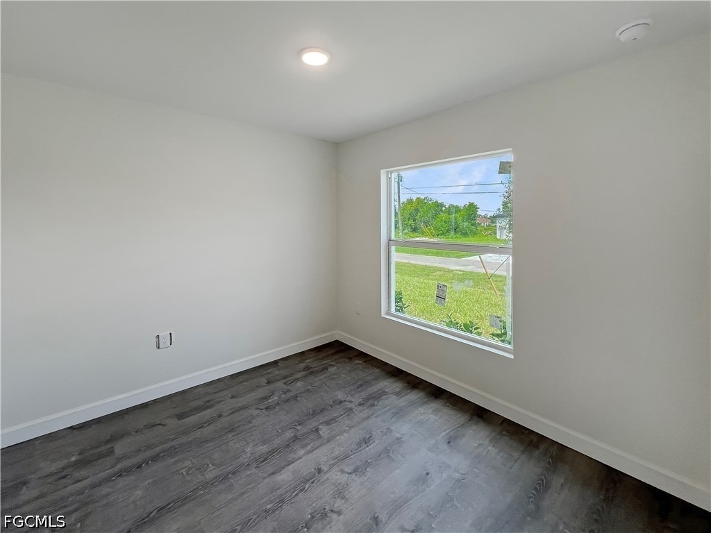 745 Harry Avenue S - Photo 26