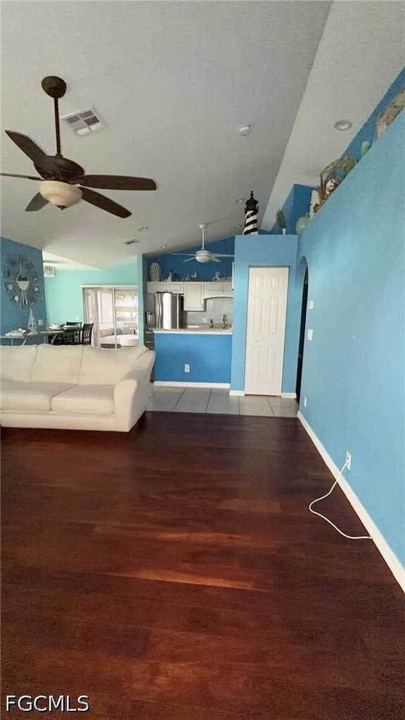 11652 Pawley Avenue - Photo 3