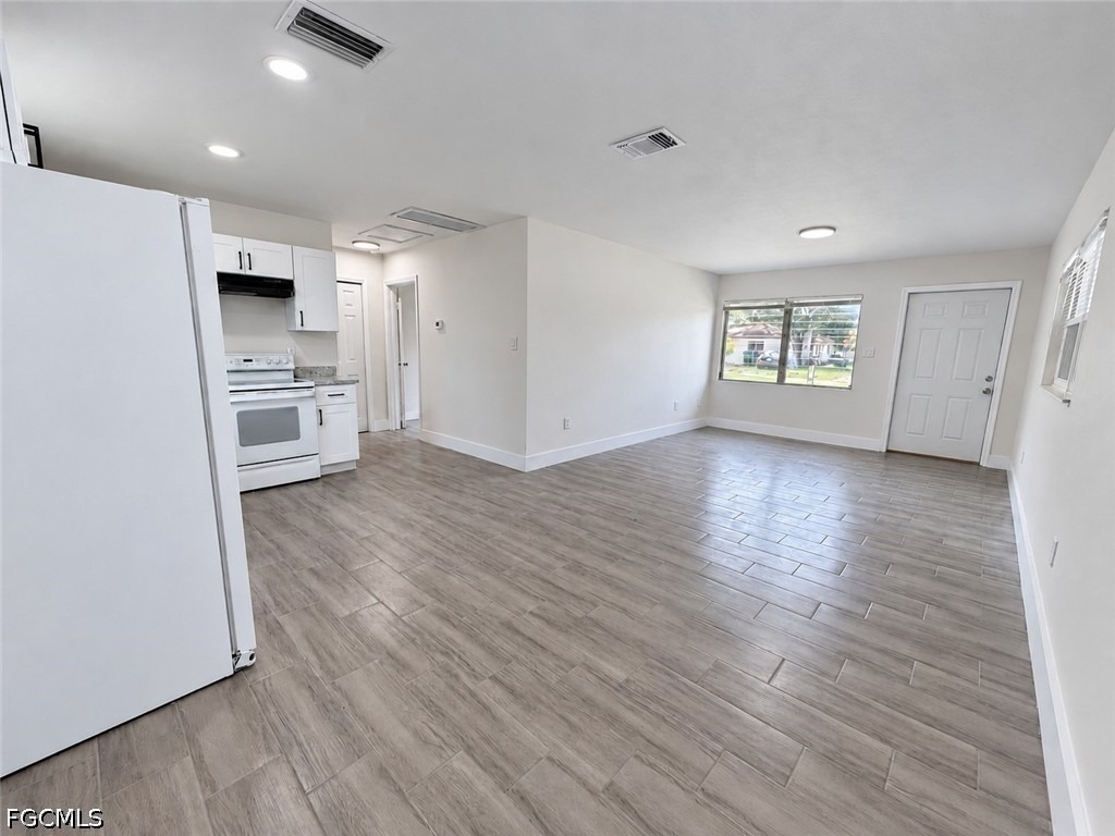 579 Wood Avenue - Photo 3