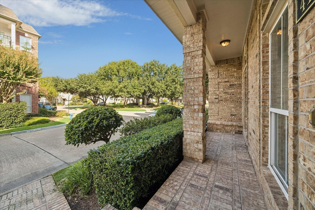 418 S Park Grove - Photo 2