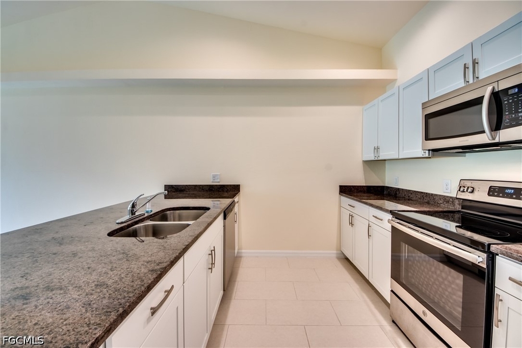 1635 Sw 33rd Street - Photo 4