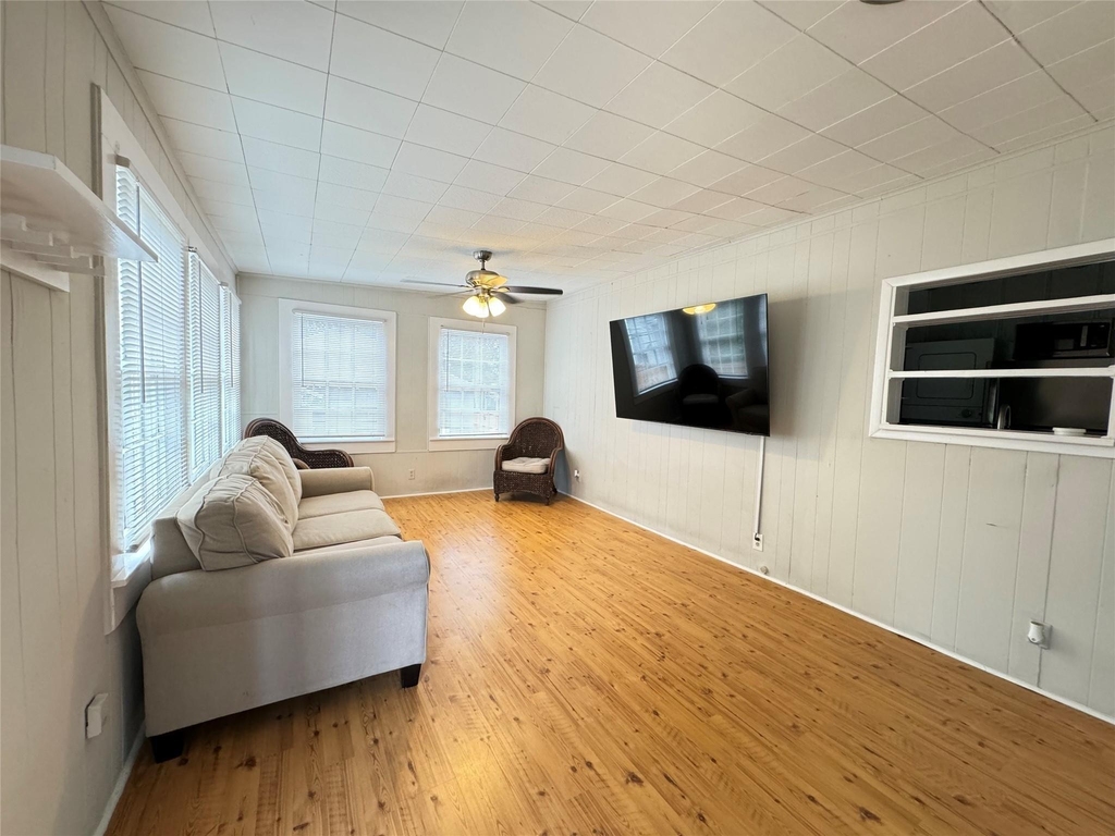 1123 1/2 Arlington Street - Photo 4