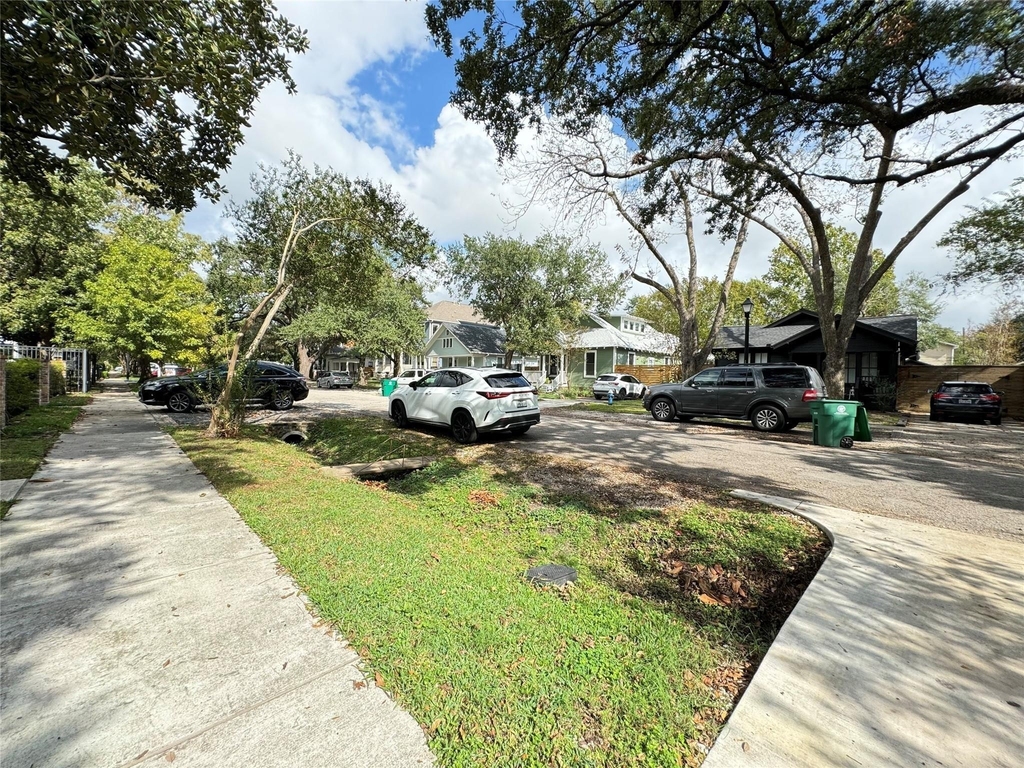 1123 1/2 Arlington Street - Photo 2