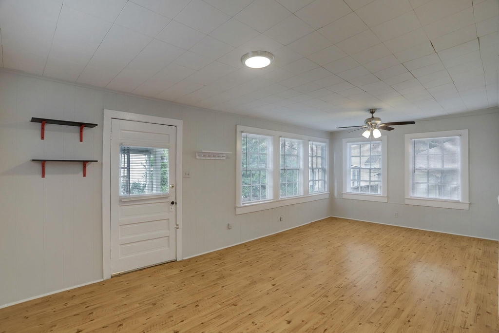 1123 1/2 Arlington Street - Photo 5