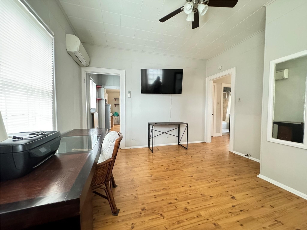1123 1/2 Arlington Street - Photo 7