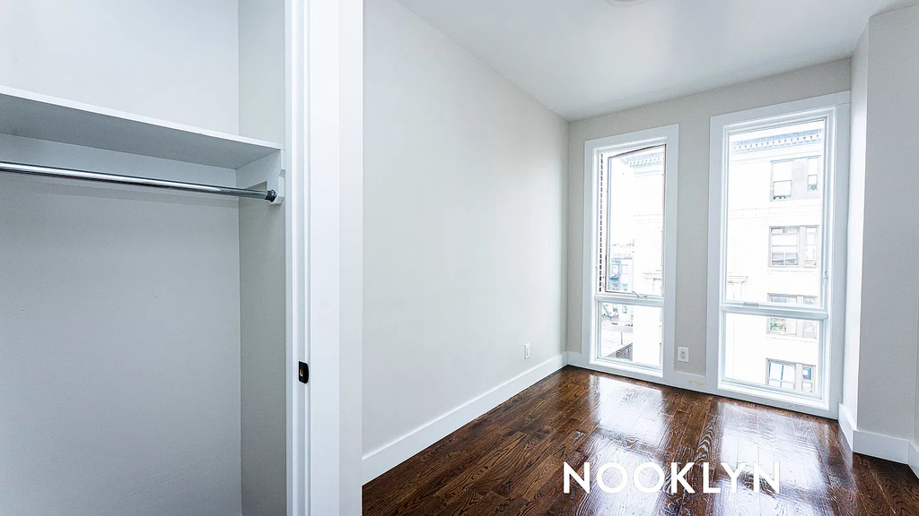 85 Graham Avenue - Photo 6