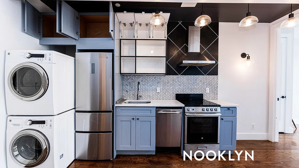 85 Graham Avenue - Photo 1