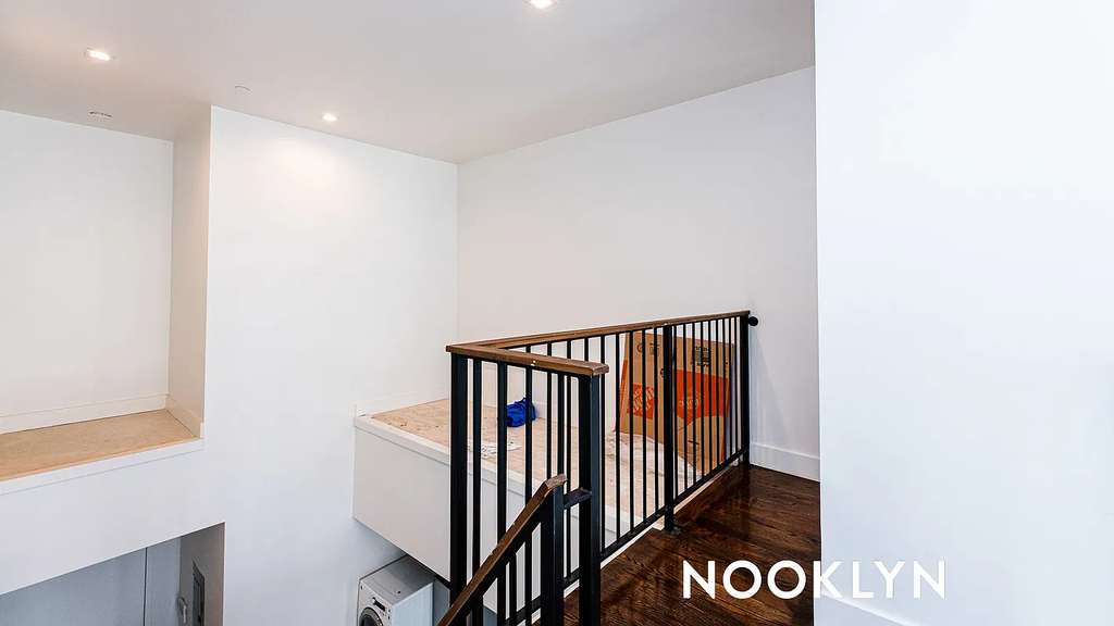 85 Graham Avenue - Photo 4