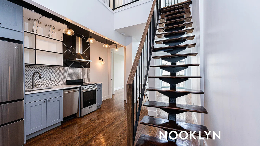 85 Graham Avenue - Photo 2