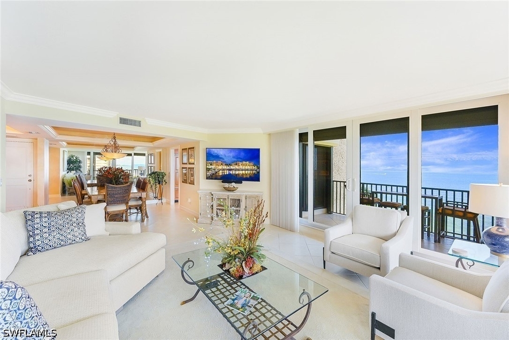 4005 Gulf Shore Boulevard N - Photo 2