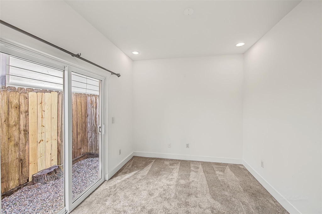 1555 Birdsall Street - Photo 6