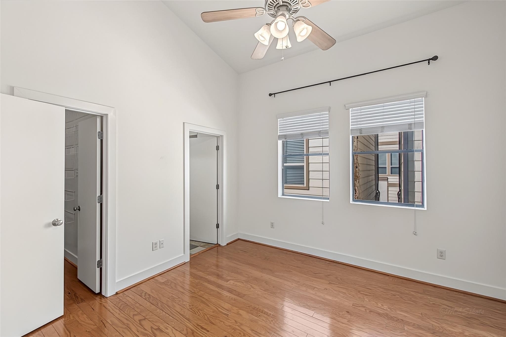 1555 Birdsall Street - Photo 17