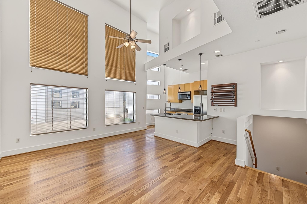 1555 Birdsall Street - Photo 10