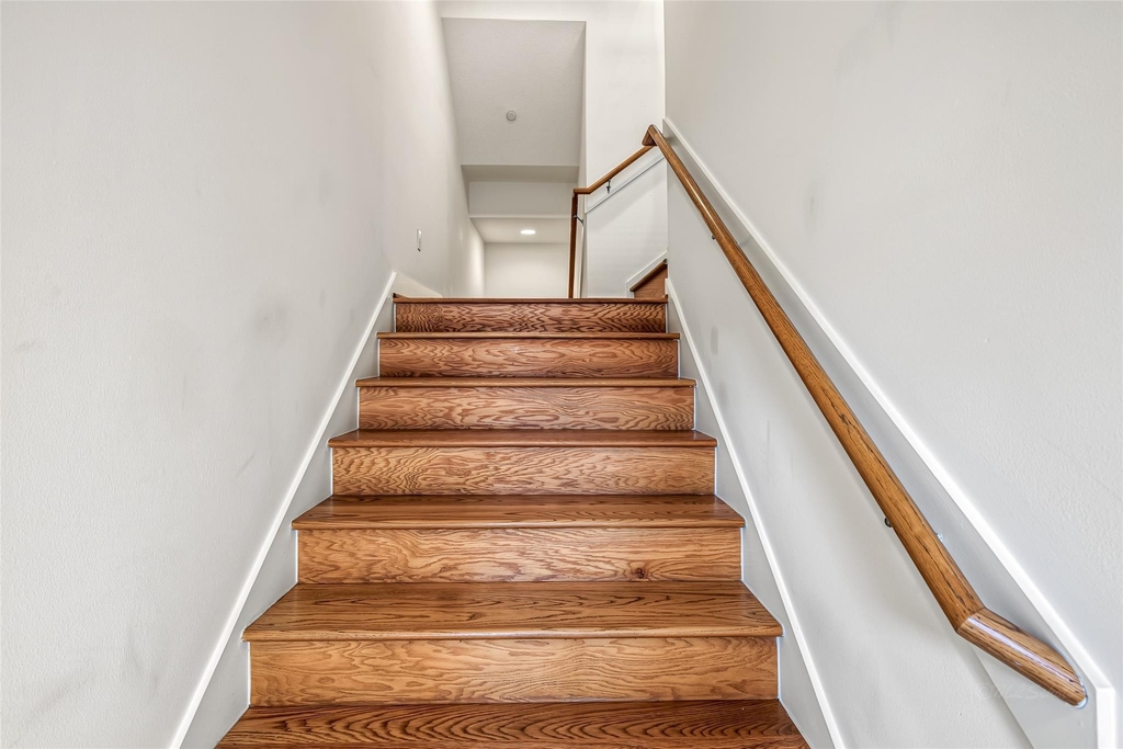 1555 Birdsall Street - Photo 5