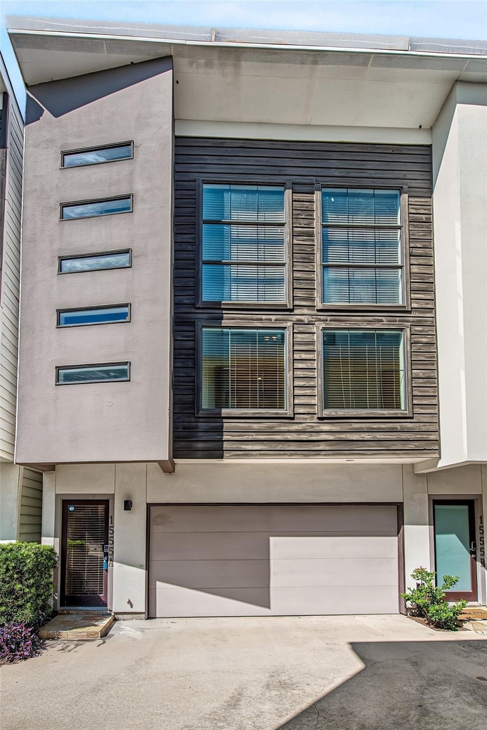 1555 Birdsall Street - Photo 1