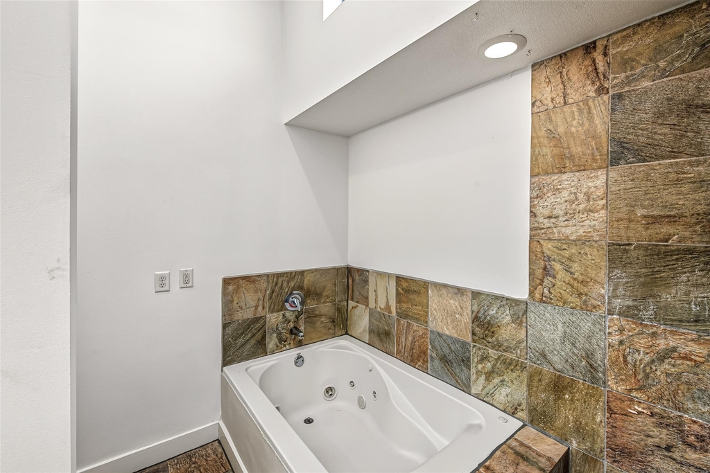 1555 Birdsall Street - Photo 19