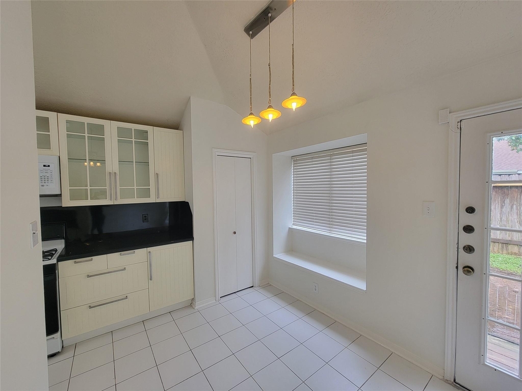 7710 Hayward Court - Photo 11