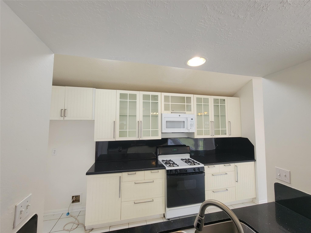 7710 Hayward Court - Photo 16