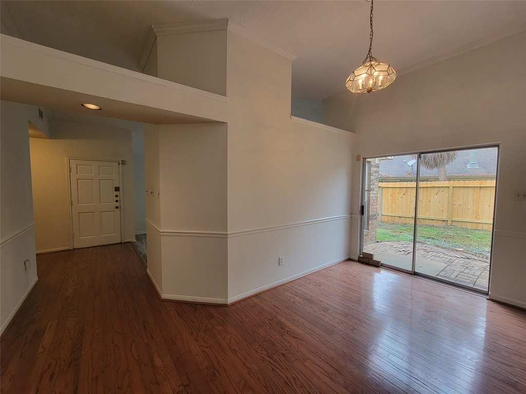 7710 Hayward Court - Photo 8