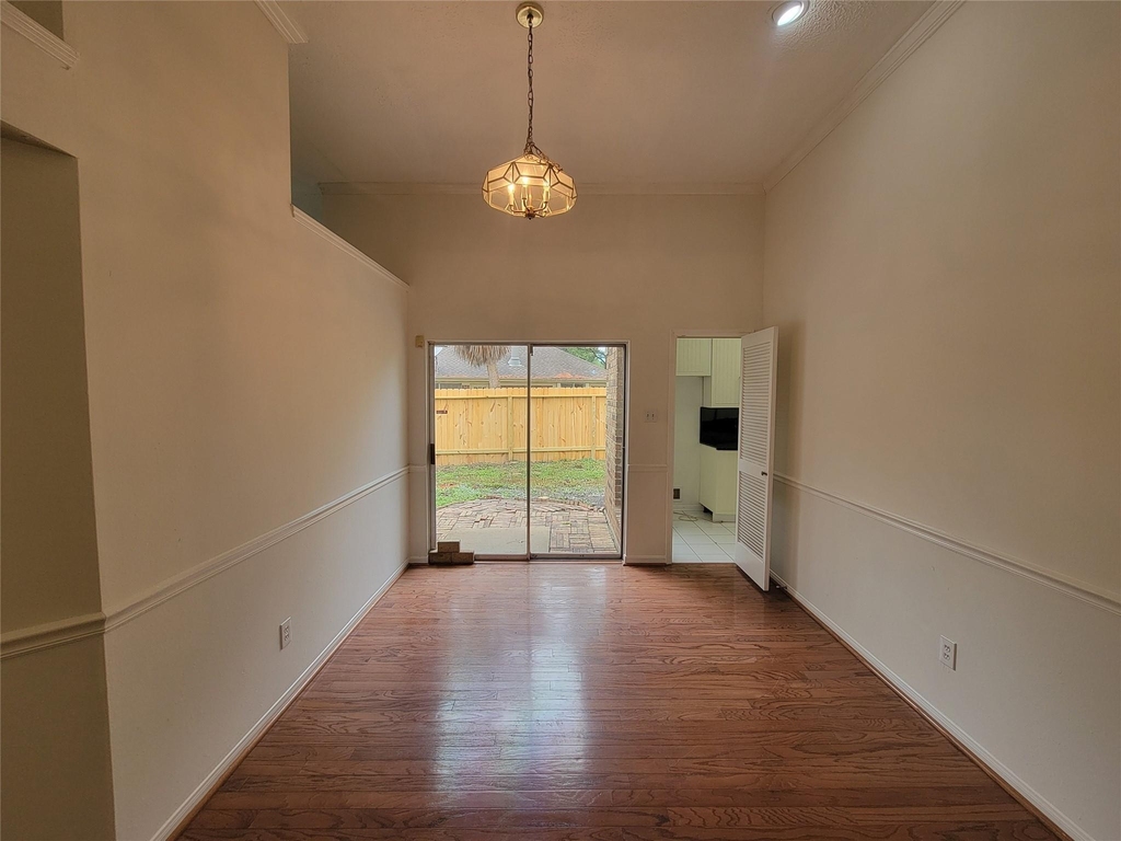 7710 Hayward Court - Photo 6