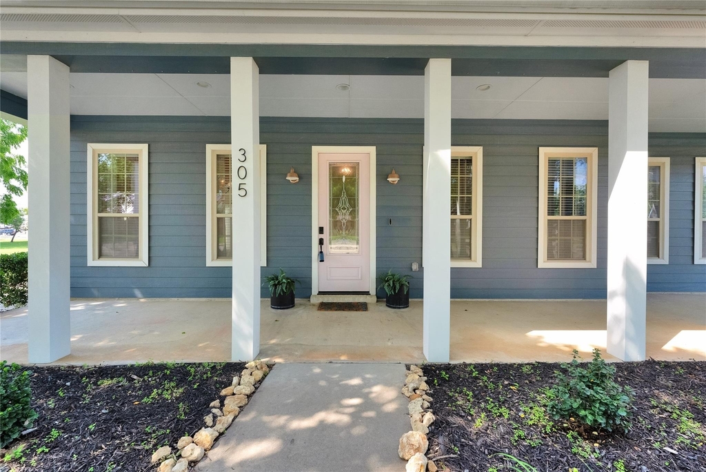 305 Main Street - Photo 1