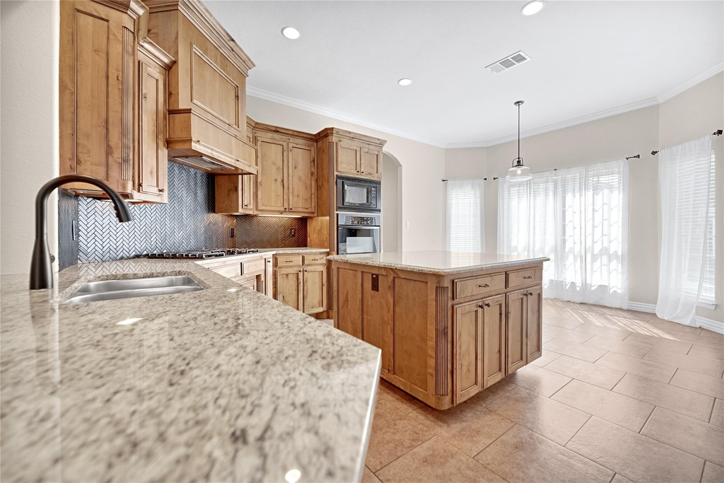 305 Main Street - Photo 4