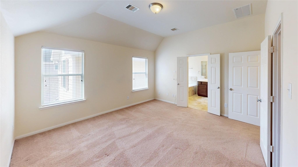6351 Wilshire Ridge - Photo 11