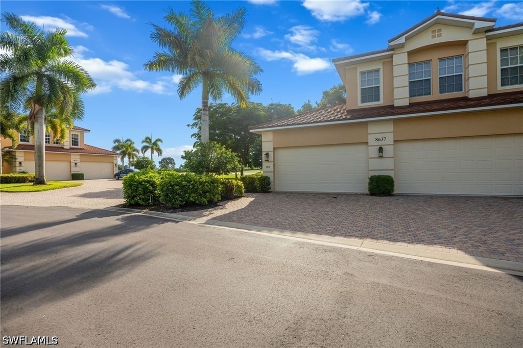 8637 Champions Point - Photo 2