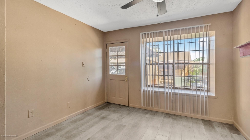 15221 Buckle Lane - Photo 5