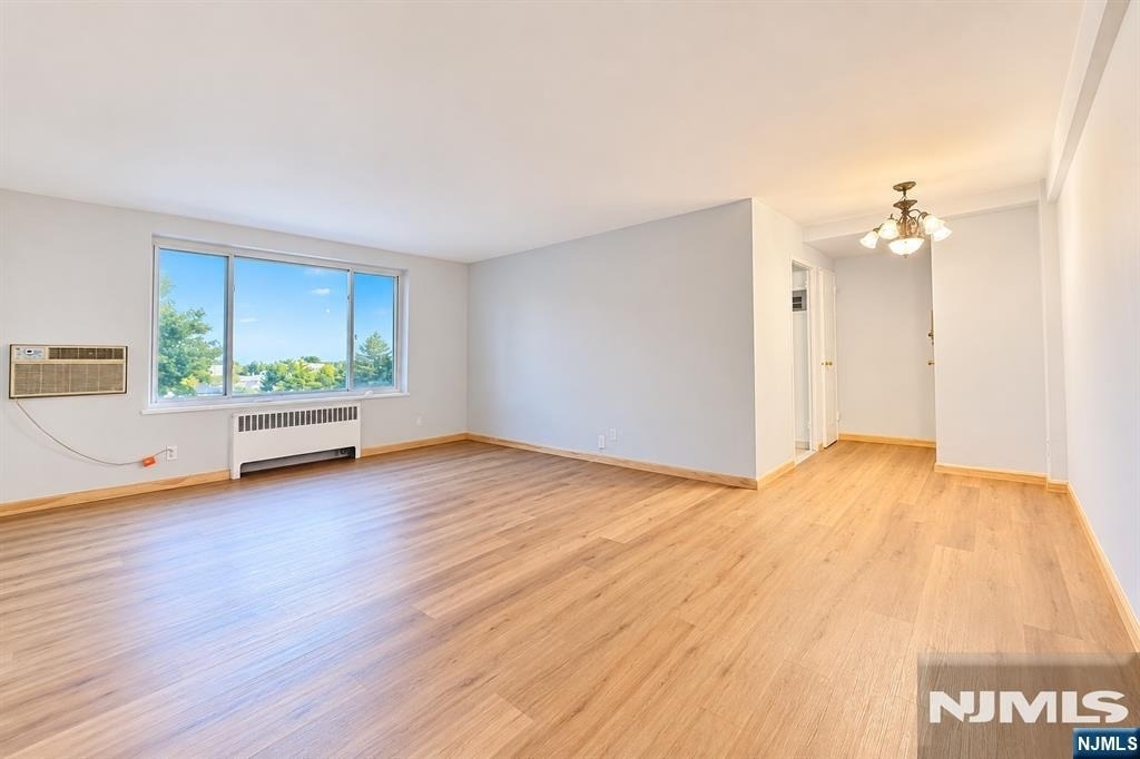 2345 Linwood - Photo 1