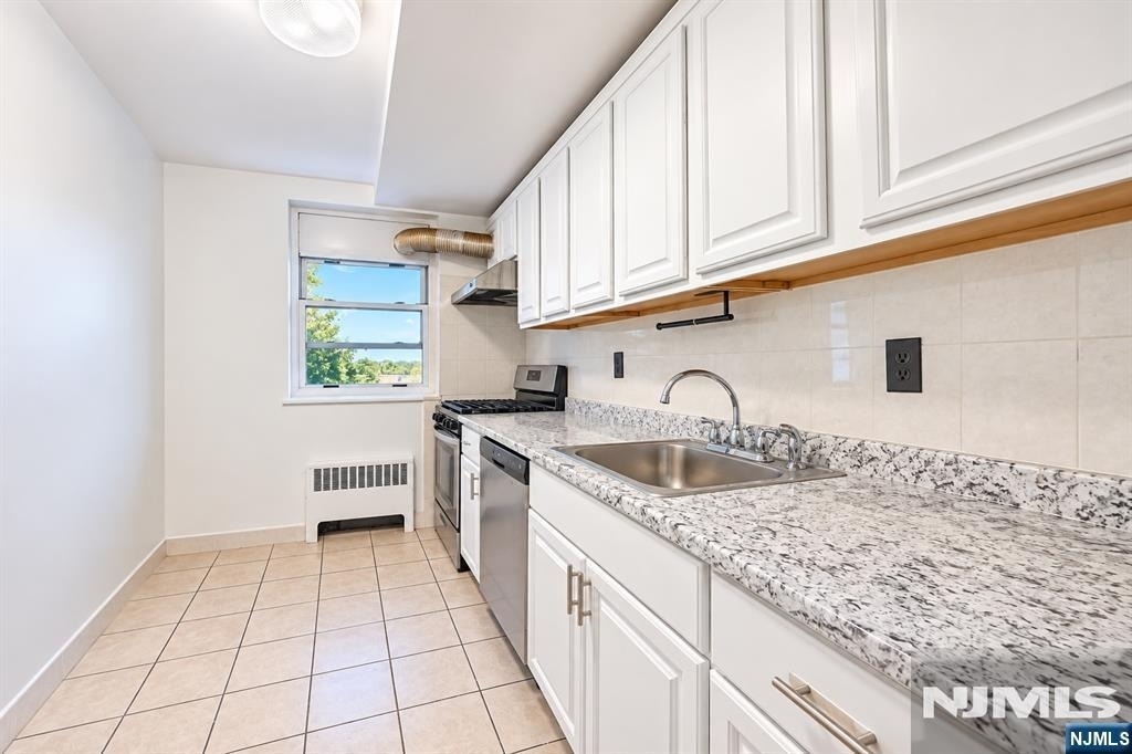 2345 Linwood - Photo 5