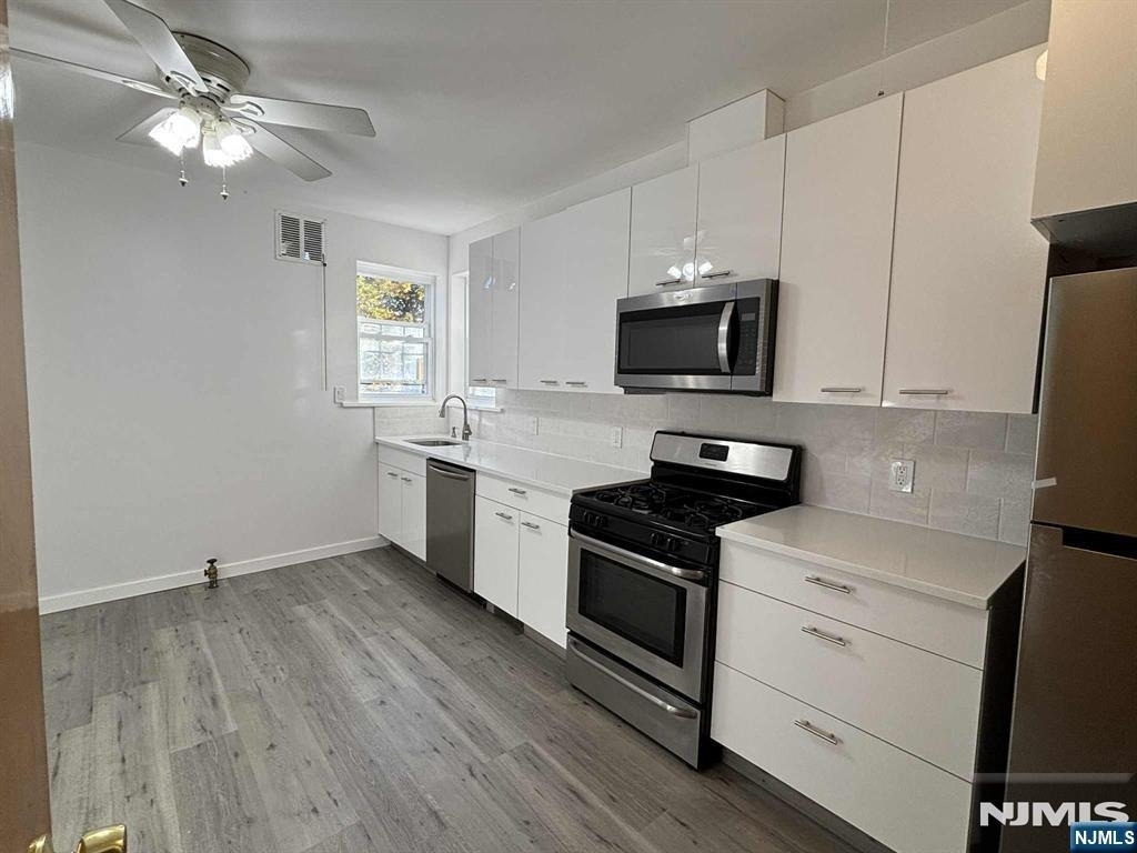 563 Lake Shore - Photo 10
