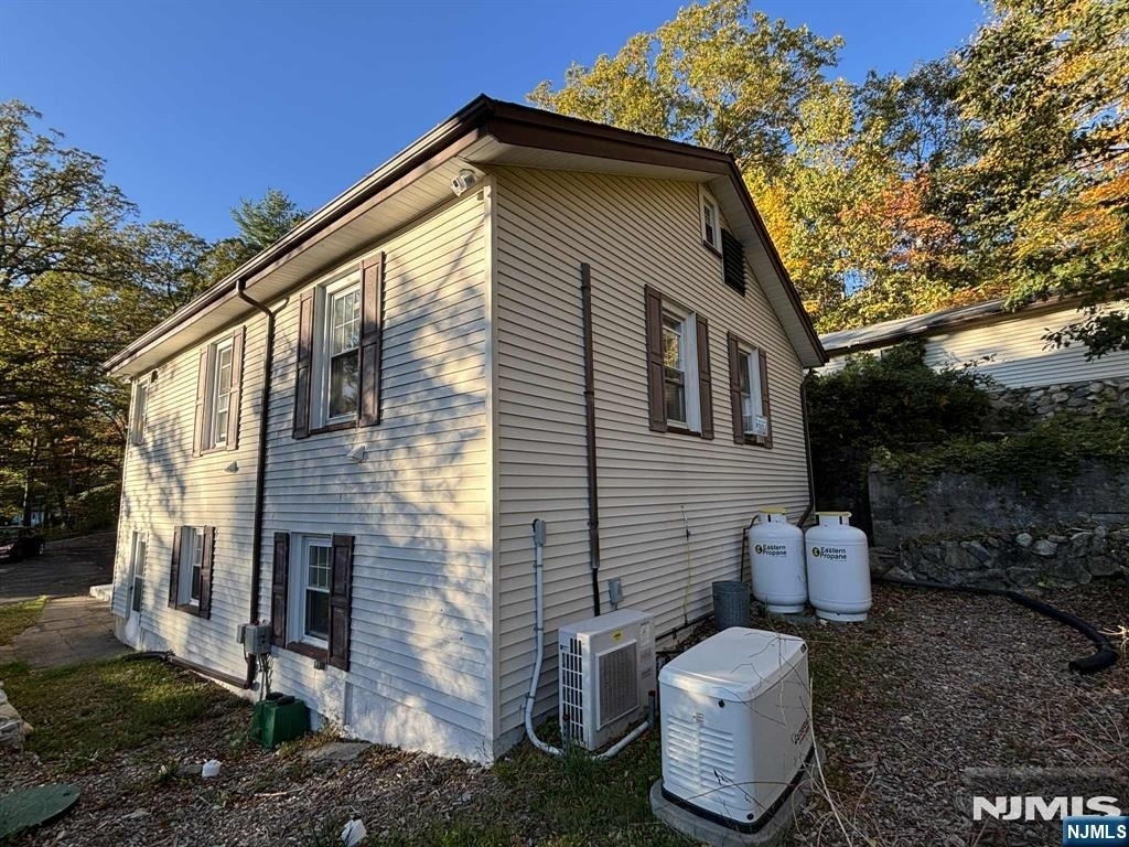 563 Lake Shore - Photo 17