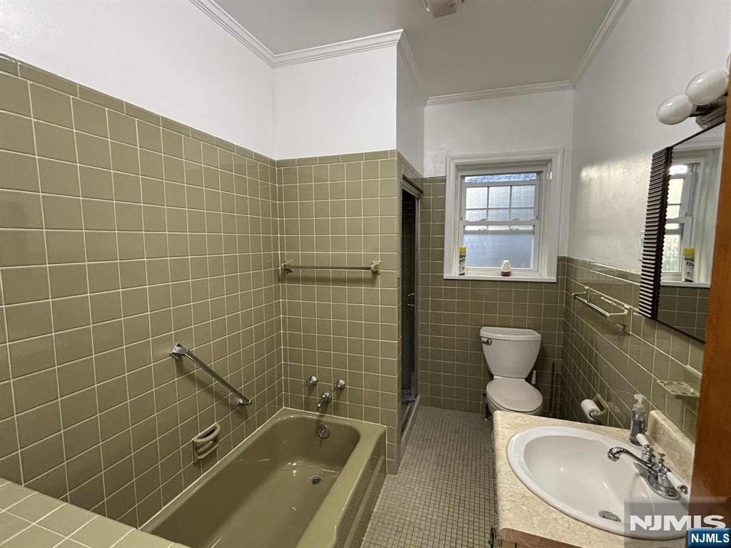 563 Lake Shore - Photo 12