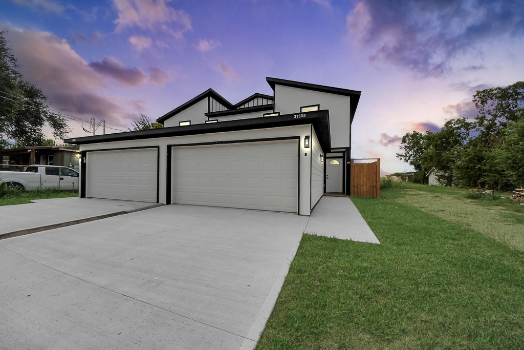 3130 5th Street - Photo 3