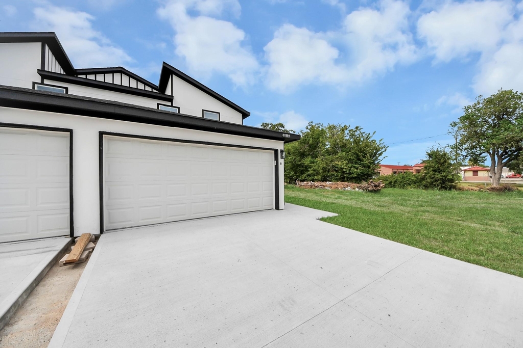 3130 5th Street - Photo 4