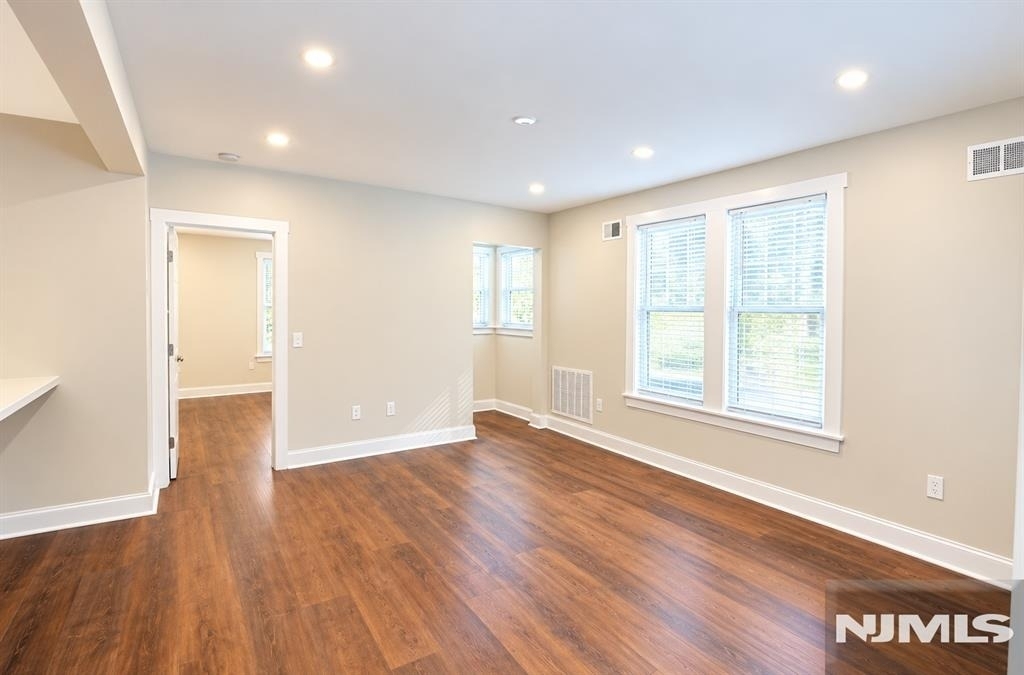 51 Sheridan - Photo 3