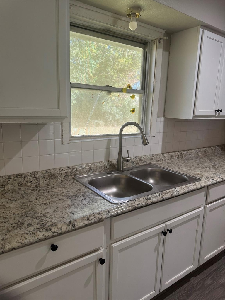 7947 Glenscott Street - Photo 4