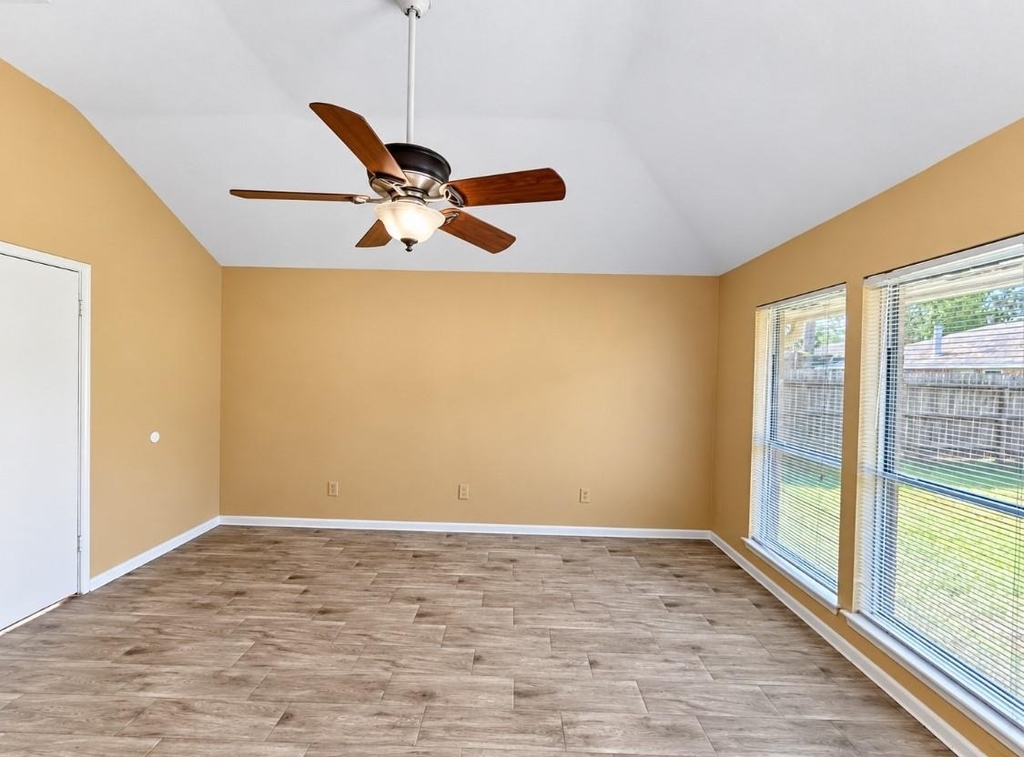 2206 Friarwood Trail - Photo 18