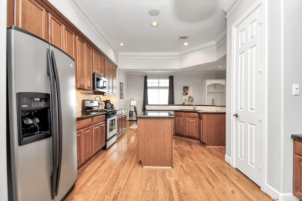 915 Asbury Street - Photo 23