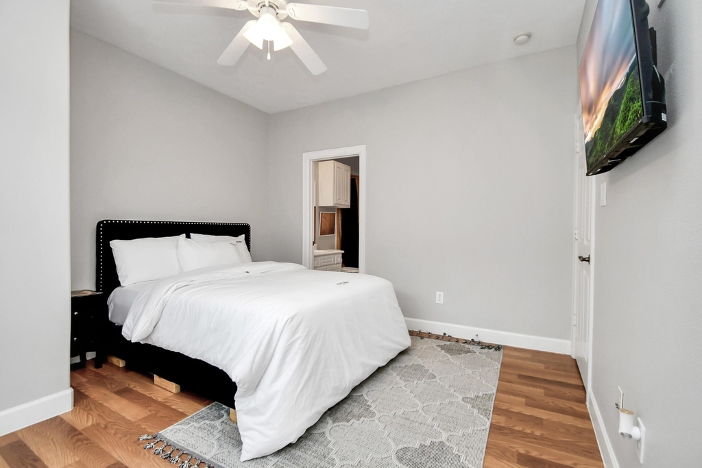 915 Asbury Street - Photo 34