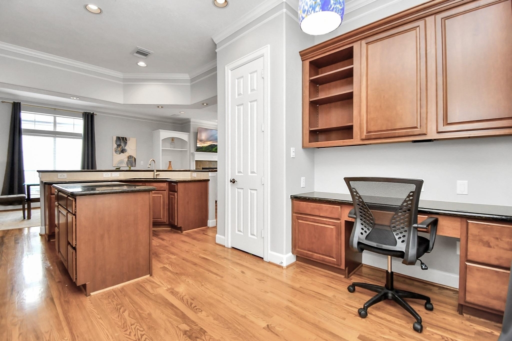 915 Asbury Street - Photo 21