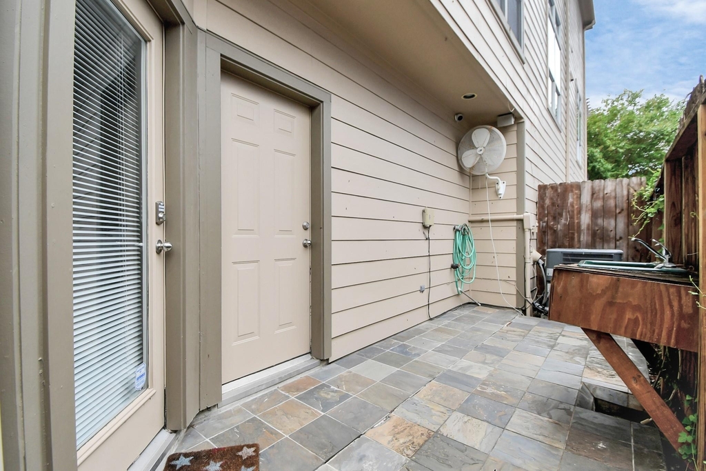 915 Asbury Street - Photo 6