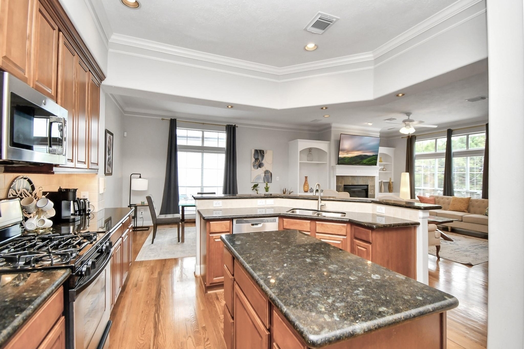 915 Asbury Street - Photo 16