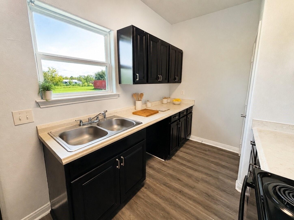 13002 32nd Street - Photo 9