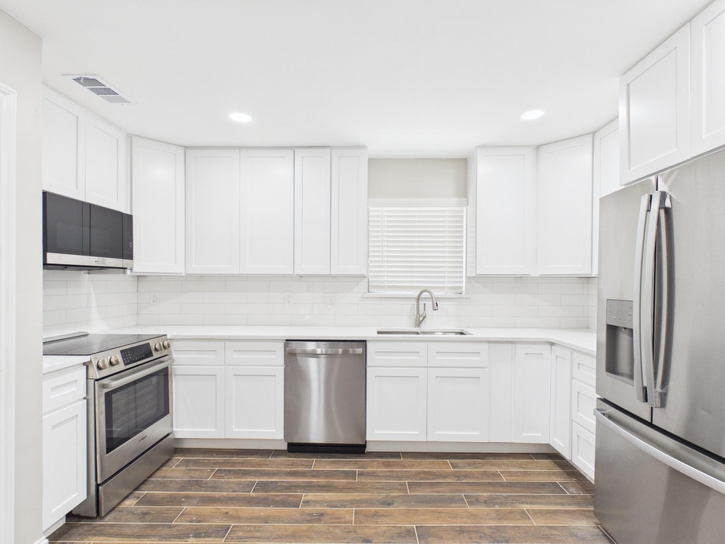 7903 Secretariat Lane - Photo 0
