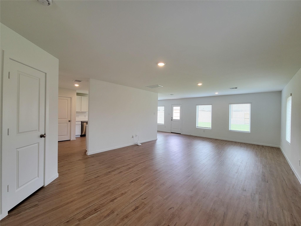 3038 Pensacola Drive - Photo 4